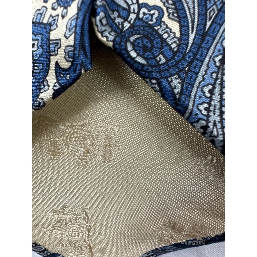 Classic Paisley Silk Necktie Blue Beige Formal Business Accessory